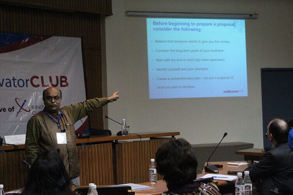 Dr-Shirshendu-Mukherjees-session-in-progress-at-IC-InnovatorCLUB-second-meeting-3