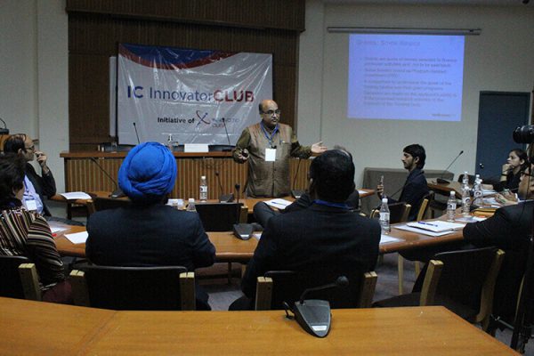 Dr-Shirshendu-Mukherjees-session-in-progress-at-IC-InnovatorCLUB-second-meeting
