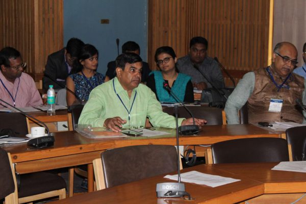 Dr-Vinod-Nikhra-introduces-himself-to-the-members-of-IC-Innovators-Club-Meeting-1024x683