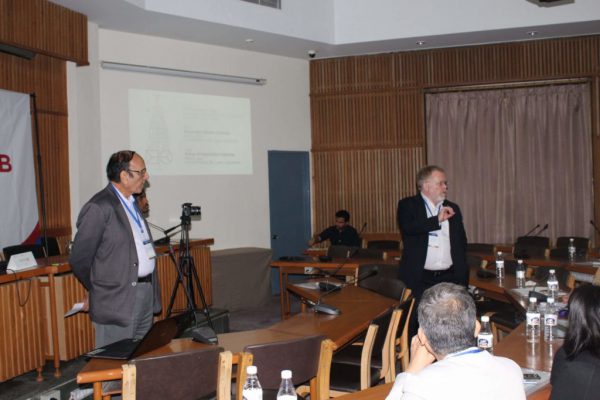 Prof-Paul-Lillrank-and-Dr-V-K-Singh-engage-the-IC-InnovatorCLUB-members-at-the-clubs-third-meeting-1024x683