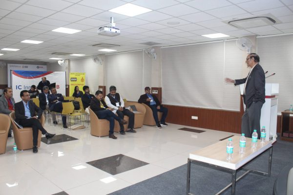 Dr. VK Singh addressing the IC InnovatorCLUB seventh meeting participants
