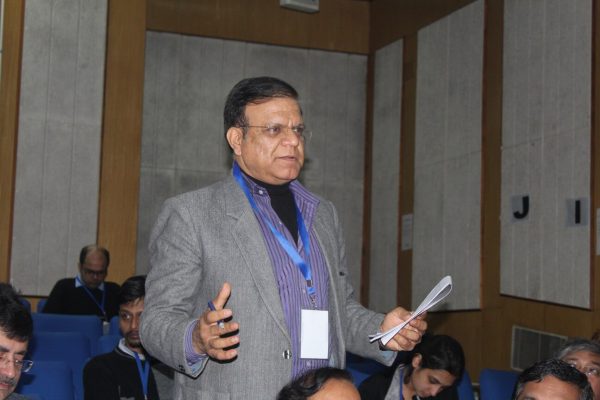 Mudit Sharma interacting with the panelists at IC InnovatorCLUB Meeting at IIT Delhi