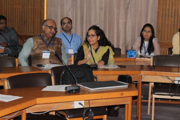 Ms-Molshree-Pandey-introduces-herself-to-the-members-of-IC-Innovators-Club-1024x683