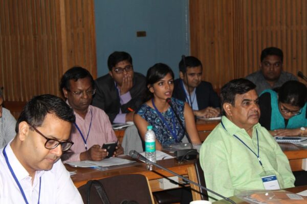 Pratishtha-introduces-herself-to-the-members-of-IC-Innovators-Club-1024x683
