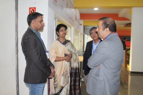 Vbhor Gupta, Vibha Jain, Mukul Bagga and Sachin Gaur interacting